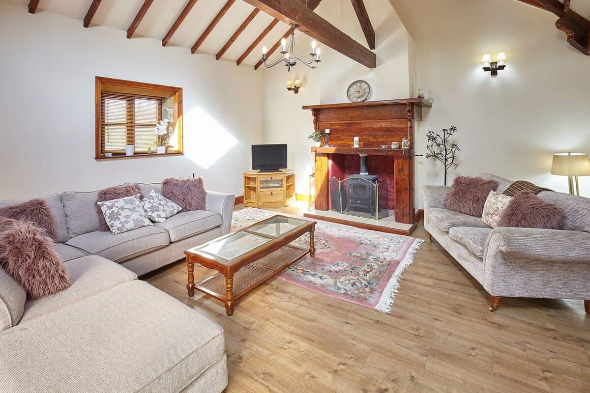 The Arches Cottage virtual tour preview